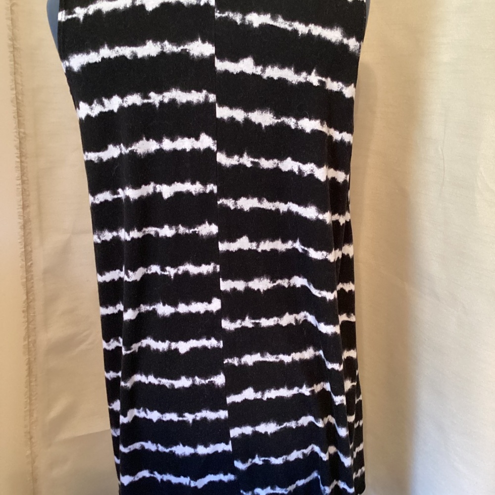 Swimsuit cover up - black and white - Picture 2 of 3